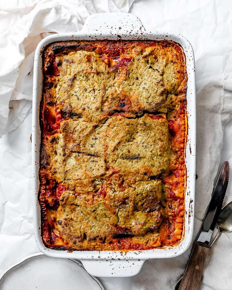 Vegane Auberginenlasagne 2 Fertige Vegane Auberginen-Lasagne in Backform