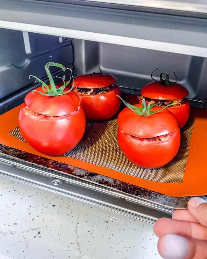 Gefüllte Tomaten 12 Prozessaufnahme: Gefüllte Tomaten in den Ofen schieben