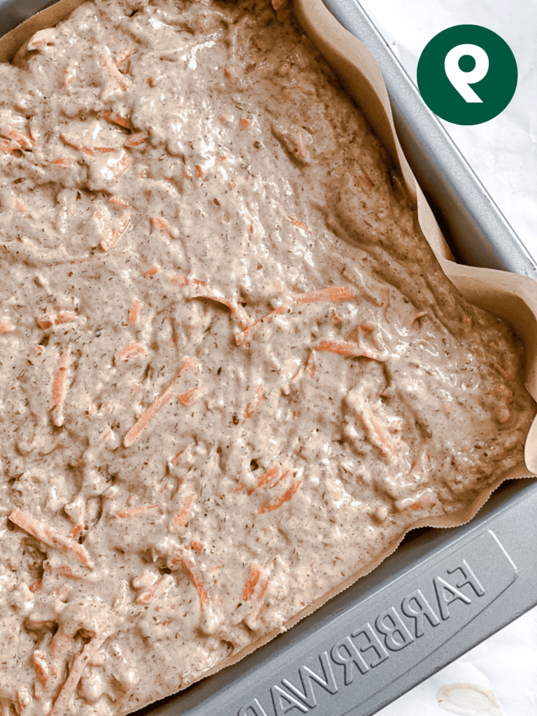 Veganer Karottenkuchen 12 Schritt: Teig in Backform