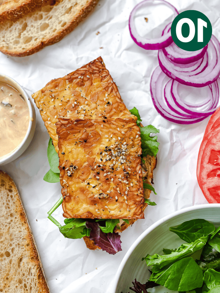 Tempeh-Sandwich 13 Zubereitungsschritt: Tempeh zum Sandwich hinzufügen