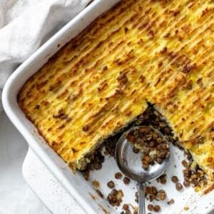Veganer Linsen-Hirtenkuchen 24 Detailansicht des fertig gebackenen veganen Linsen-Hirtenkuchens
