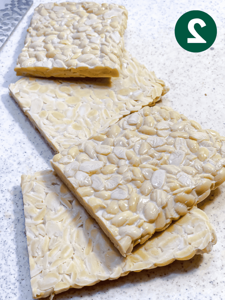 Tempeh-Sandwich 5 Zubereitungsschritt: Tempeh schneiden