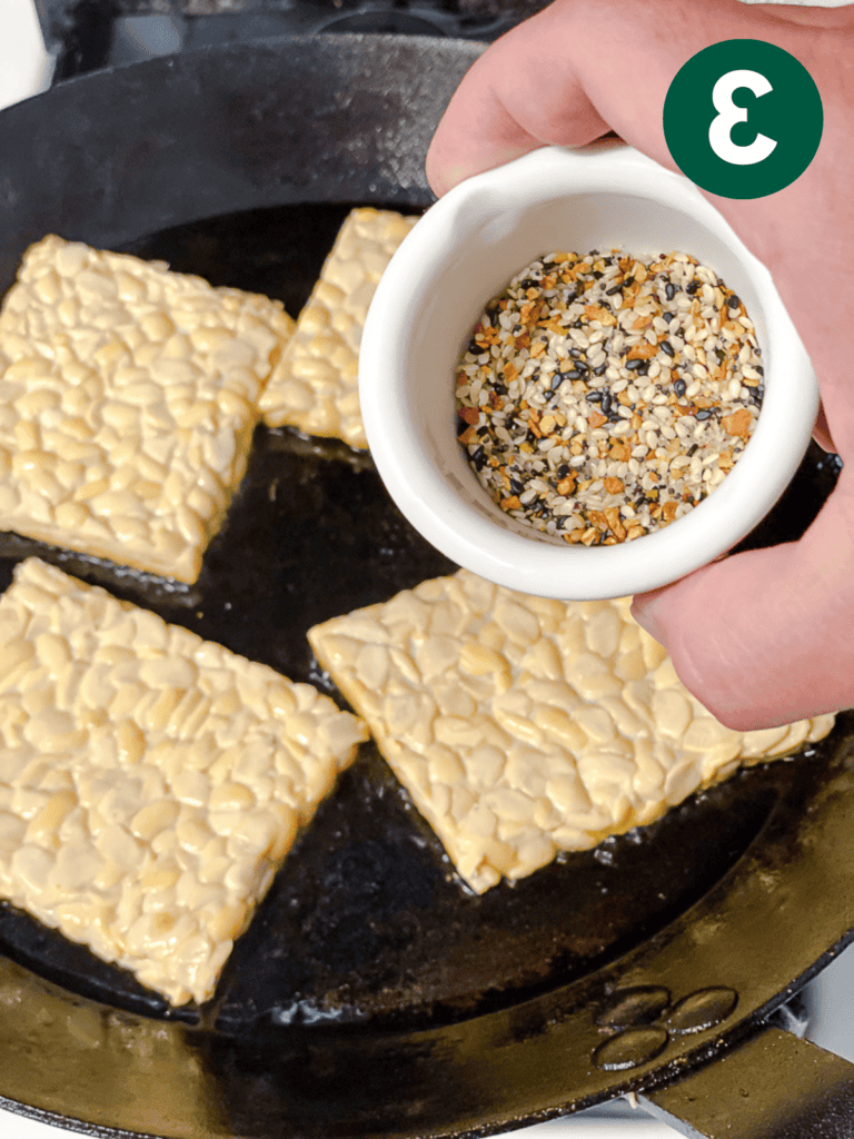 Tempeh-Sandwich 6 Zubereitungsschritt: Würzen des Tempeh