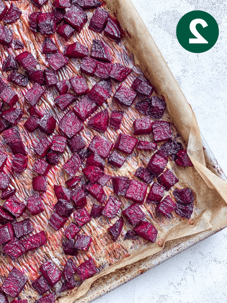 Veganer Gebratener Rote-Bete-Salat (Mit ‘Feta’ und Apfel) 6 Geröstete Rote Bete auf Backblech