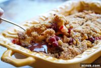 Sweet and Tart Apple Cranberry Crumble